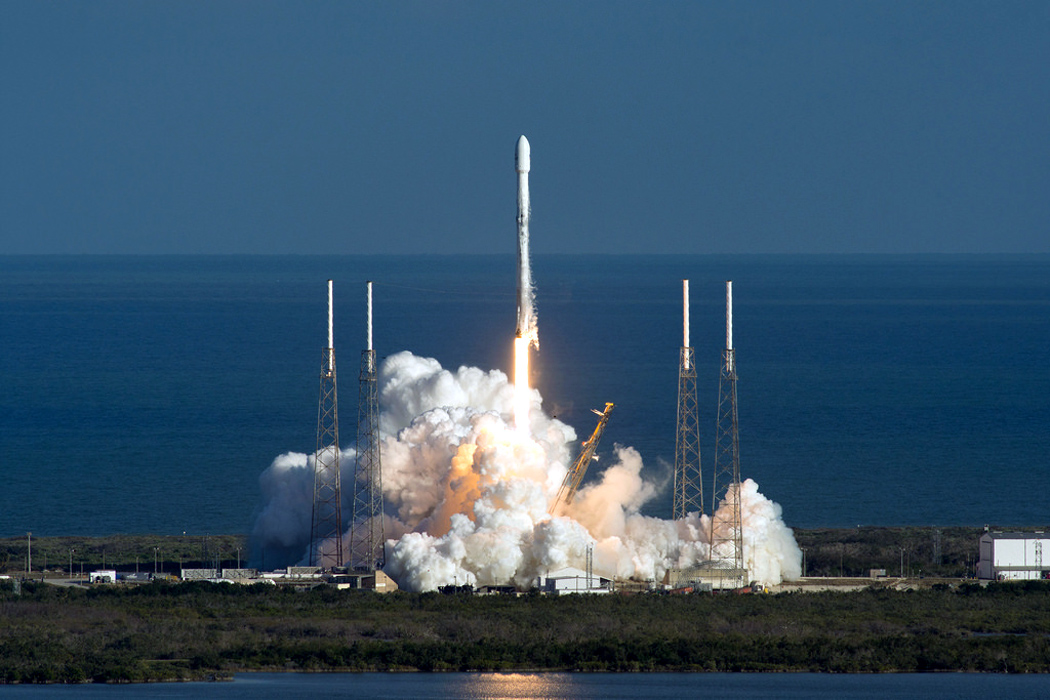 Falcon 9 Taking Off